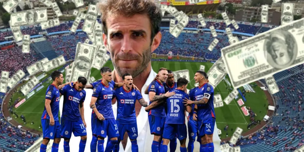 Iván Alonso con el equipo de Cruz Azul de fondo el Estadio Azul