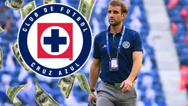 Iván Alonso con el escudo de Cruz Azul/FOTO: récord