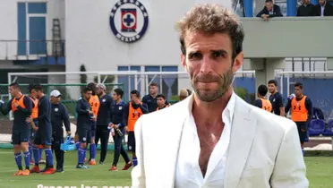 Iván Alonso de frente ante un entrenamiento de Cruz Azul/La Máquina Celeste