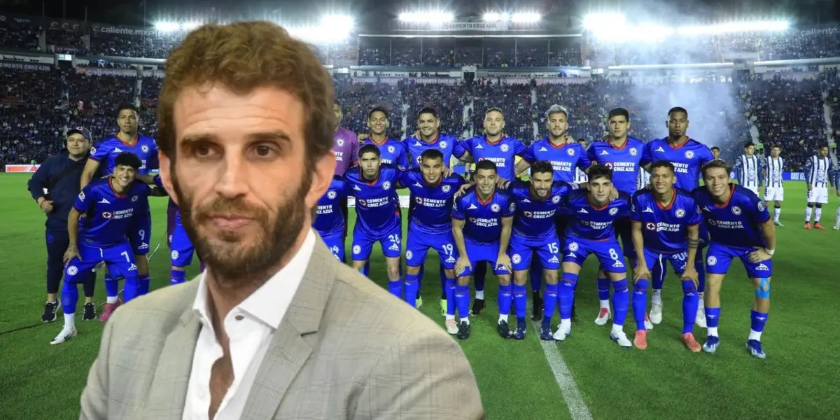 Iván Alonso y el equipo de Cruz Azul en formación/La Máquina Celeste