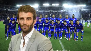Iván Alonso y el equipo de Cruz Azul en formación/La Máquina Celeste