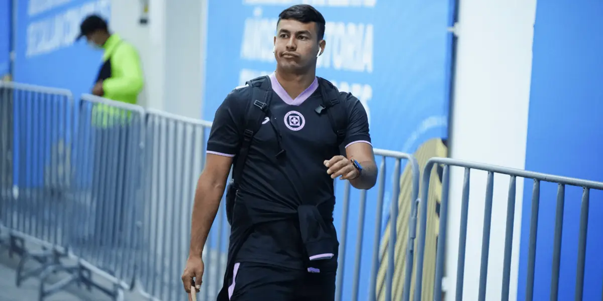 Iván Morales busca solución a su situación en Cruz Azul