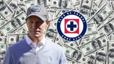 Jaime Ordiales, junto al escudo de Cruz Azul y millones de fondo