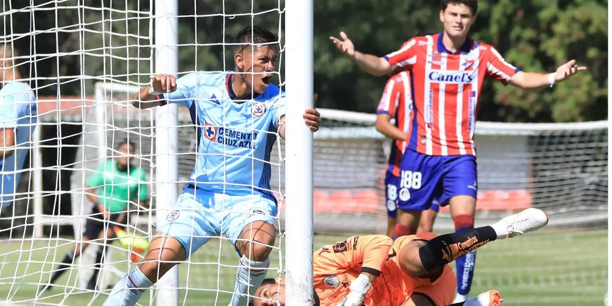 Jesús Dueñas e Iván Morales fueron titulares con la Sub 23