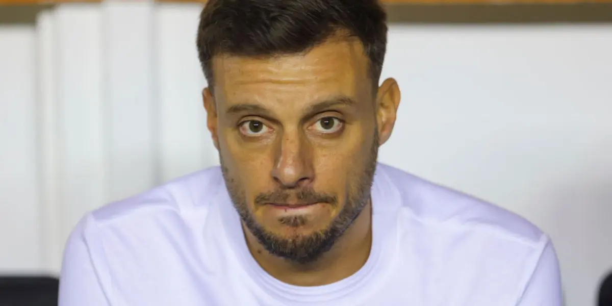 Jugadores de Cruz Azul respaldan a Anselmi tras pleito con Juan Escobar.