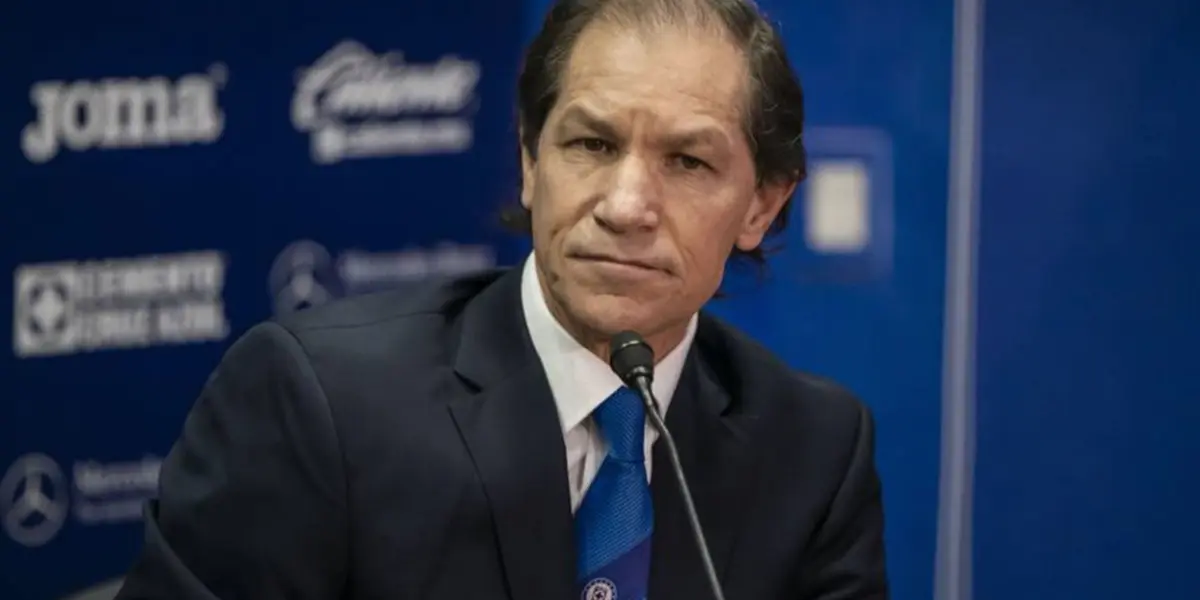 La afición de Cruz Azul ya no aguanta más a Jaime Ordiales