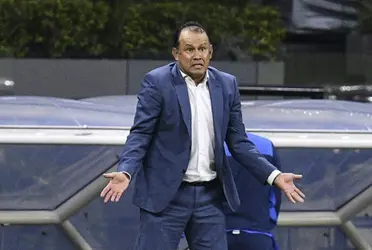 La afición de Cruz Azul ya sabe a quien quieren como entrenador si Reynoso se va