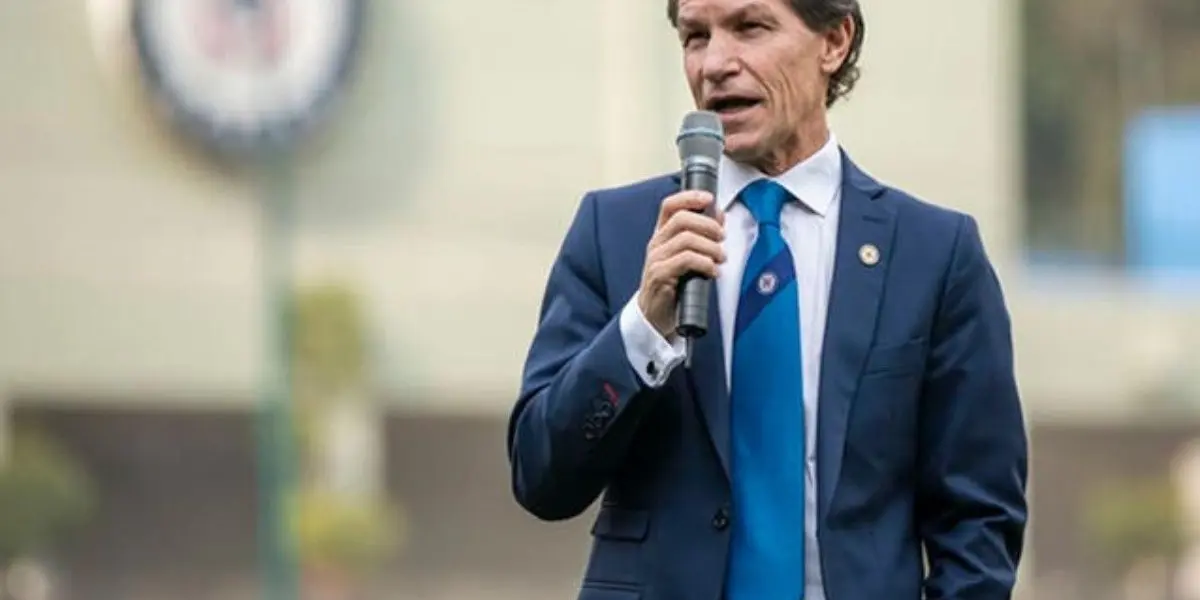 La afición se está haciendo sentir y sobre todo en Twitter contra el director deportivo de Cruz Azul