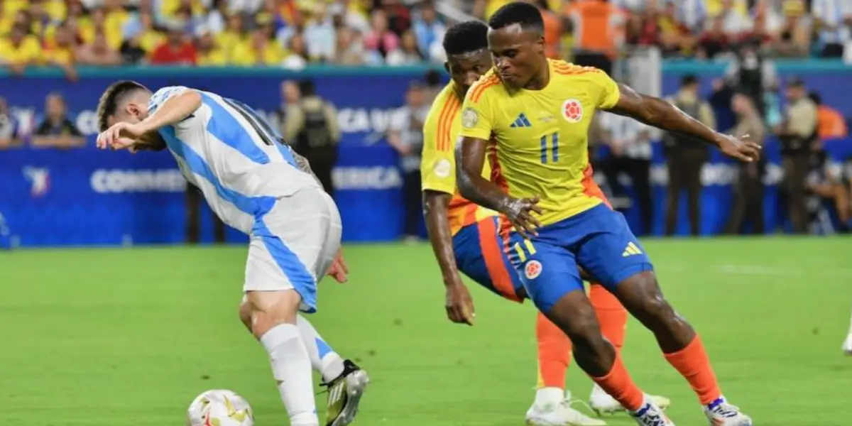 La selección de Argentina enfrentando a Colombia/La Máquina Celeste