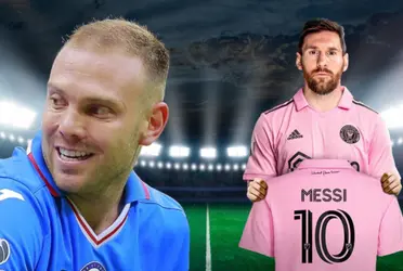 Lionel Messi la guardaría en un lugar especial, es la primera camiseta que tiene de La Máquina.