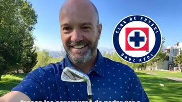Luis García jugando golf y el escudo de Cruz Azul/La Máquina Celeste