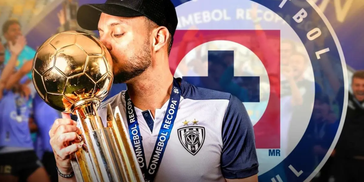 Martín Anselmi besa a la Recopa Sudamericana. / Soy Fútbol