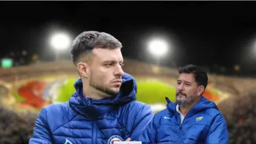 Martín Anselmi observando un partido de Cruz Azul en Liga MX