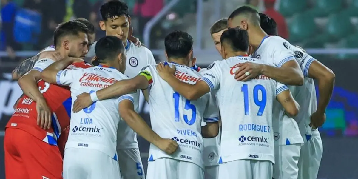 Nacho Rivero y la arenga - Foto: X (@CruzAzul)