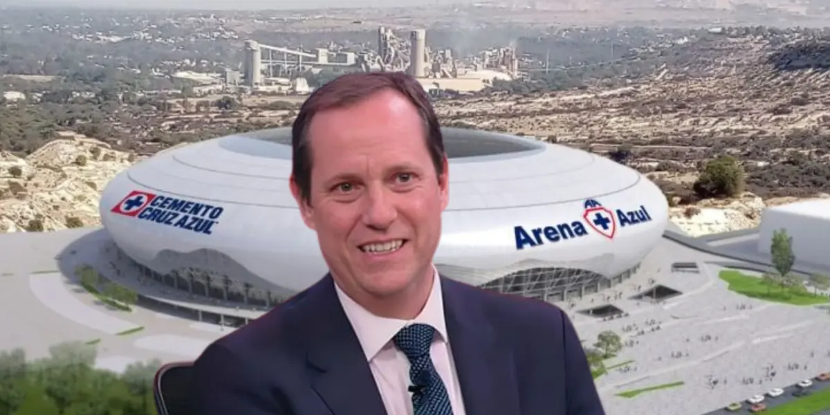 Paco Villa al frente y el estadio de Cruz Azul de fondo / Medio Tiempo