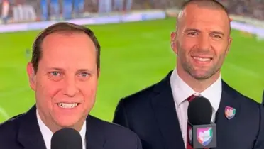 Paco Villa y Tito Villa en la transmisión de un partido de fútbol / Univisión