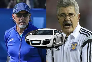 Ricardo Ferretti llegó a Ciudad de México y sorprendió en lo que viaja para ir a firmar su contrato con Cruz Azul