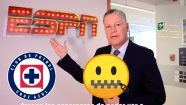 Ricardo Peláez con el escudo de Cruz Azul y emoji/La Máquina Celeste