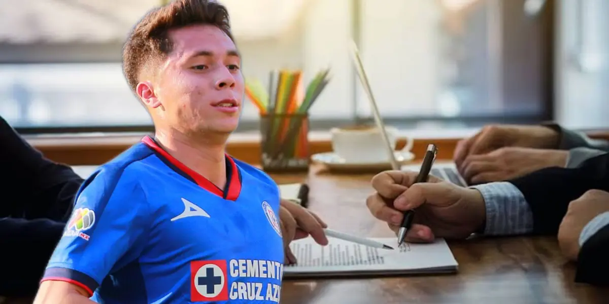 Rodrigo Huescas en un partido de Cruz Azul y al fondo un contrato / Foto Getty