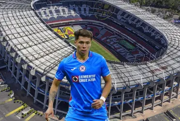 Rodrigo Huescas salió de la cancha y no de la mejor manera, pues el canterano Cementero sufrió un golpe de cabeza y tuvo que ser atendido.