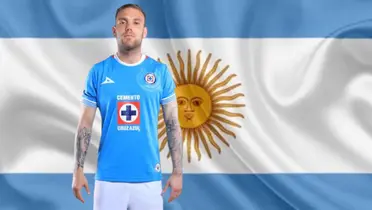 Rotondi con Cruz Azul y bandera de Argentina/FOTO: Cruz Azul