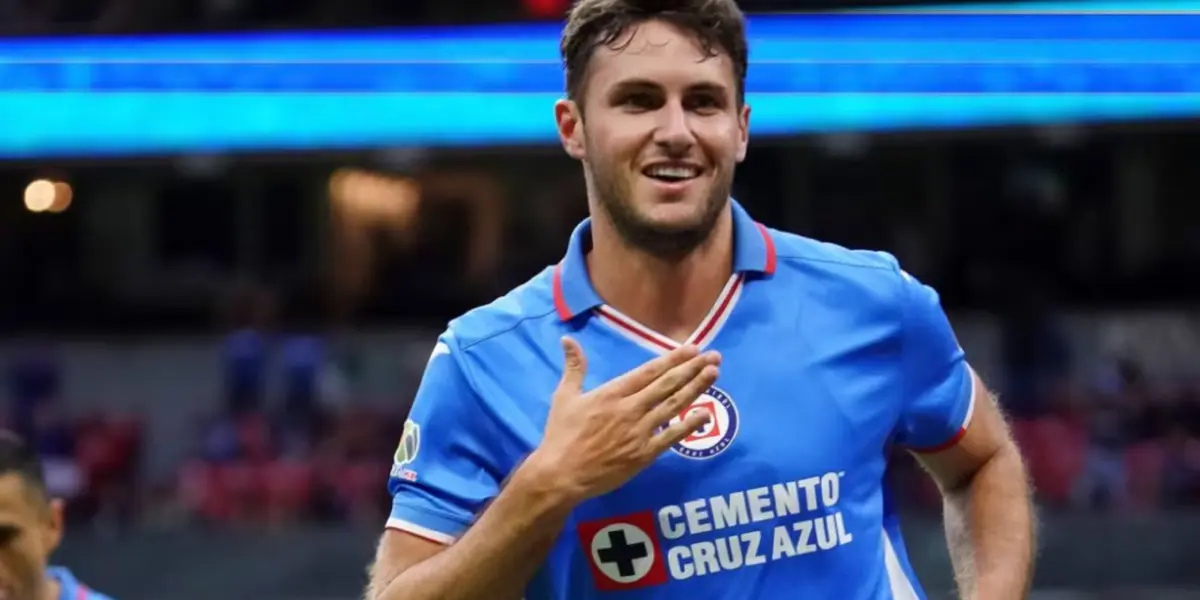 Santi Giménez con Cruz Azul - Foto: Mexsport