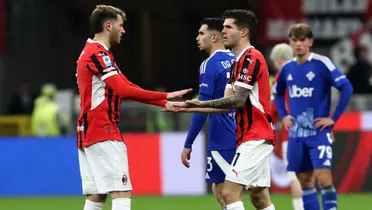 Santi Giménez y Christian Pulisic en el AC Milán - Foto: Getty