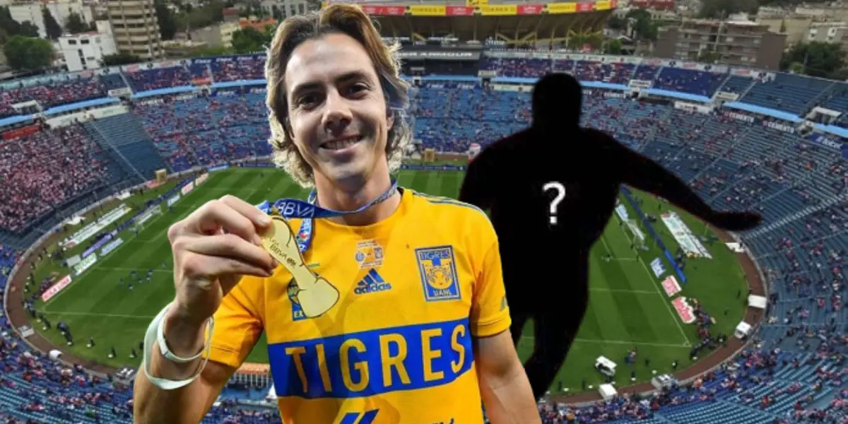 Sebastián Córdova con un jugador oculto en el Estadio de los Deportes