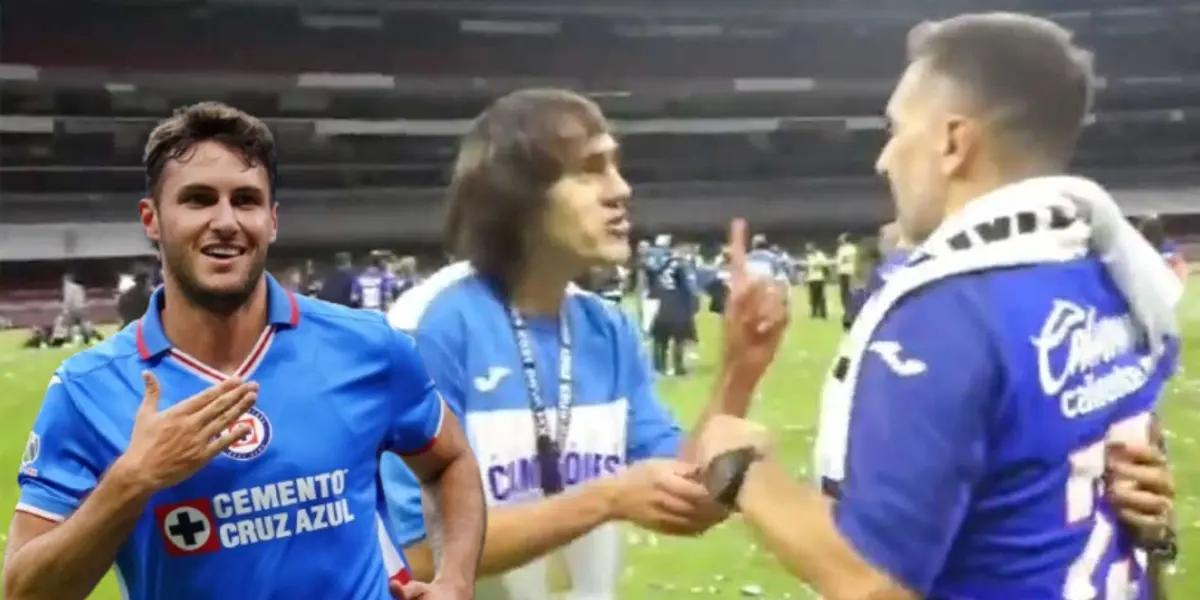 Shaggy Martínez y Chaco Giménez en el título de Cruz Azul - Foto: Captura de pantalla