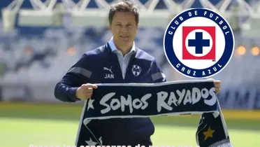 Tato Noriega en su presentación con Monterrey y el escudo de Cruz Azul