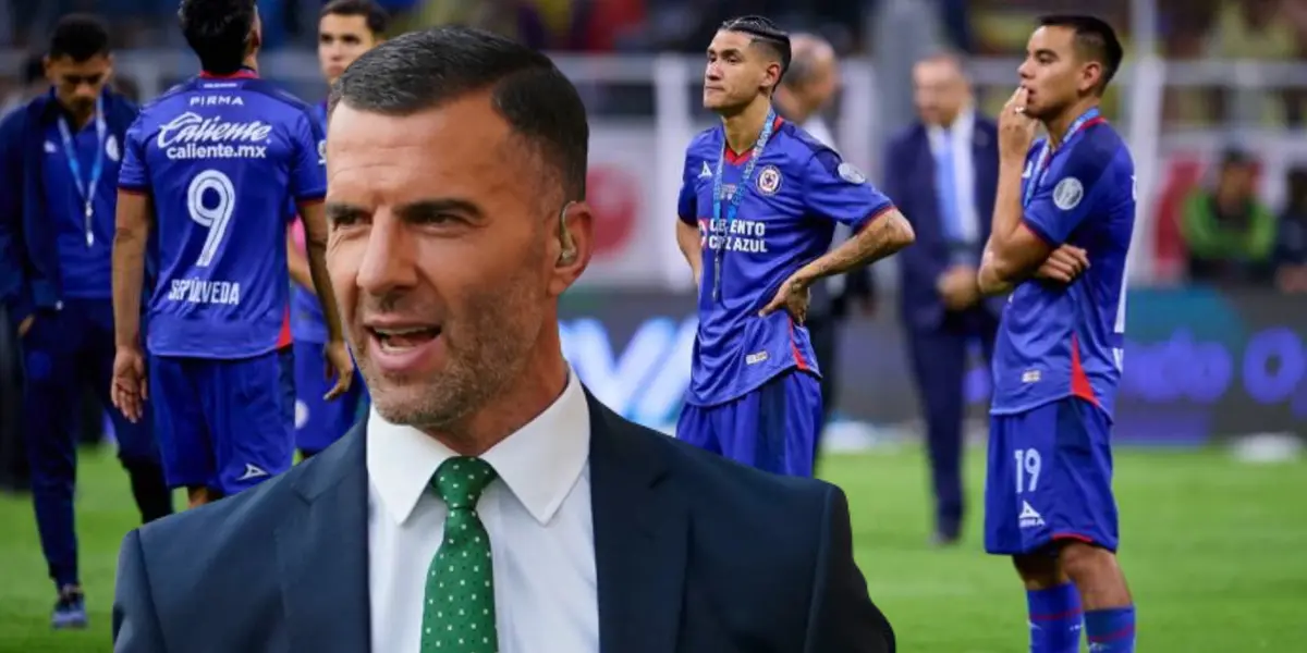 Tito Villa con el fondo de Cruz Azul/La Máquina Celeste