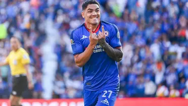 Toro Fernández festeja un gol con Cruz Azul / Imago 7