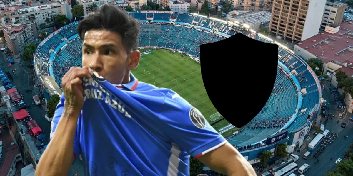 Uriel Antuna besando el escudo cementero en el Estadio Azul/La Máquina Celeste