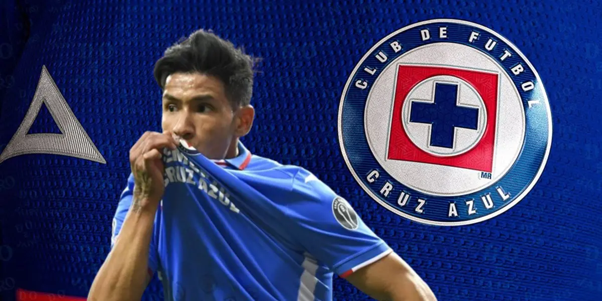 Uriel Antuna besando el escudo de Cruz Azul/FOTO La Máquina Celeste