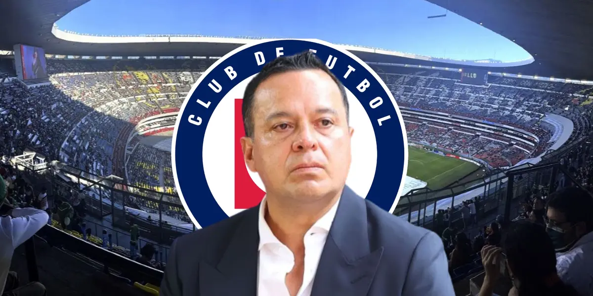Víctor Velázquez con el escudo de Cruz Azul/FOTO La Máquina Celste