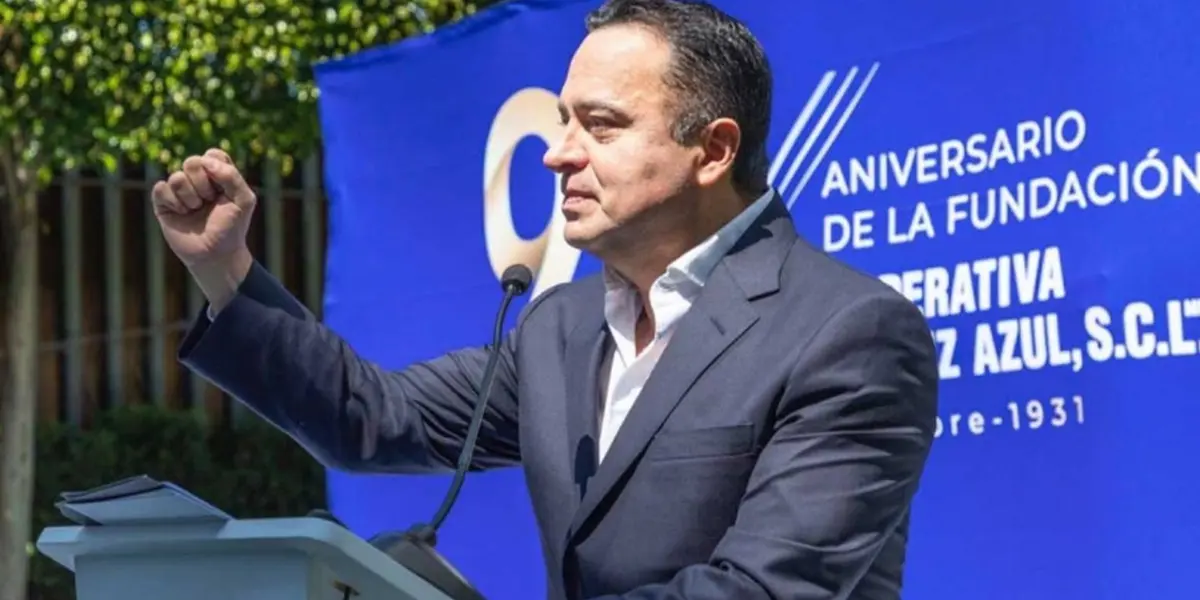 Víctor Velázquez en una conferencia/la Silla Rota