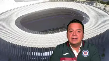 Víctor Velázquez y la nueva casa de Cruz Azul/FOTO: Esto