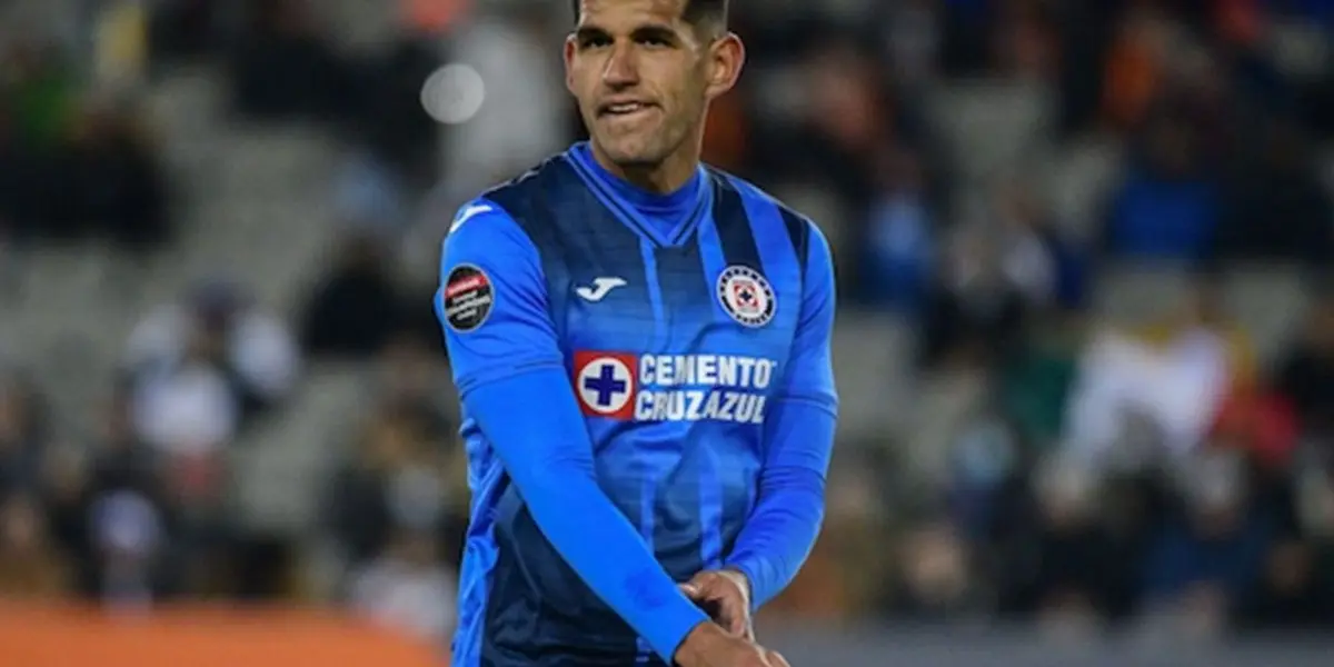 Vuelve de vacaciones y se presenta a la Noria.