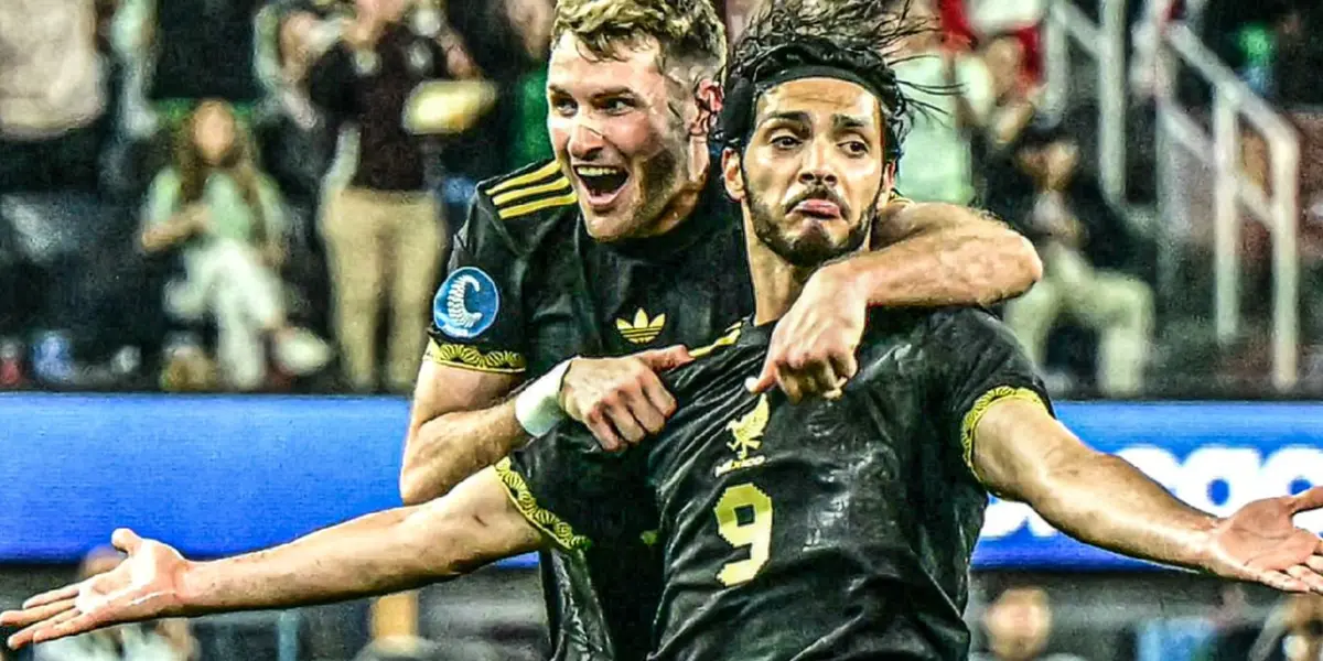 Santi Giménez y Raúl Jiménez - Foto: X